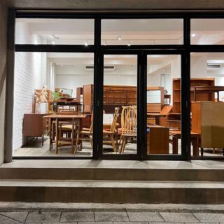 Popup show
@SPACE D9 Gallery
渋谷区神泉町
全面ガラス1F246号路面
渋谷駅10分・神泉駅5分 / 135㎡ 
渋谷駅から徒歩10分、1963年竣工のビンテージビルの1F。貴重な1F路面のスペース。インテリアショップが運営するレンタルギャラリー。
室内は3.3mの天井高、135㎡の白を基調とするホワイトキューブ空間。
展示会、受注会、個展、グループ展、ポップアップ、トランクショーなどに最適です。詳しくはDMにてお問い合わせください。
#展示会場  #ポップアップストア  #レンタルスペース  #イベントスペース
 #写真撮影 #動画撮影  #ギャラリー  #撮影スタジオ #レンタルスタジオ  #展示会 #催事  
#渋谷レンタルスペース#渋谷 #神泉 #spaced9 #gallery #レンタルスペース東京